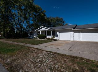 606 W Elizabeth St, Kouts, IN 46347