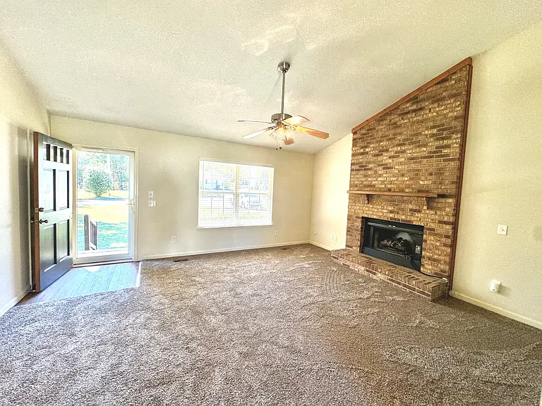 5609 Landrum Dr — Photo 5