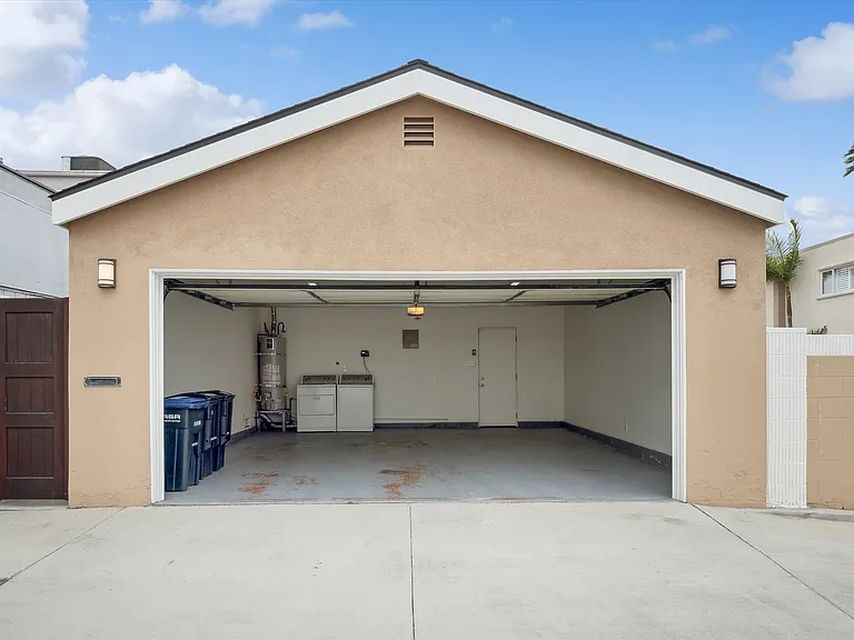 215 Walnut St — Photo 18