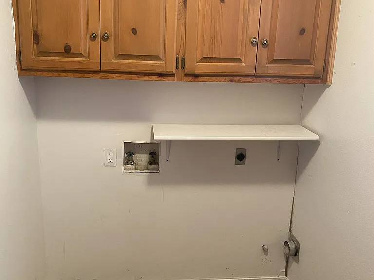 1023 E Dell Ave — Photo 2