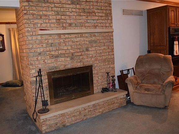 3rd image of 4284 Blue Jay Dr