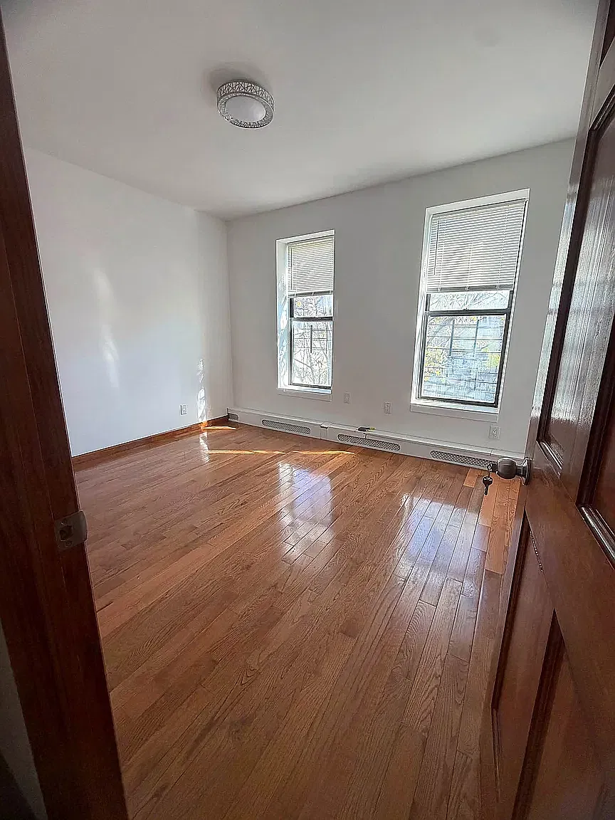 14 Orchard Street — Photo 2