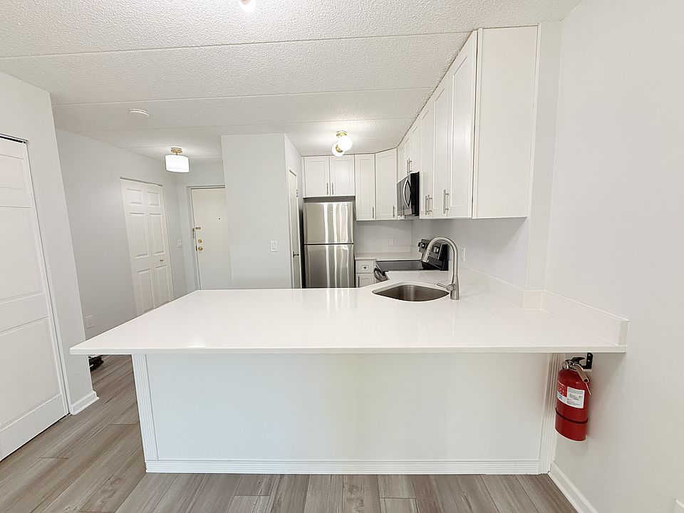 1st image of 5 Linden St