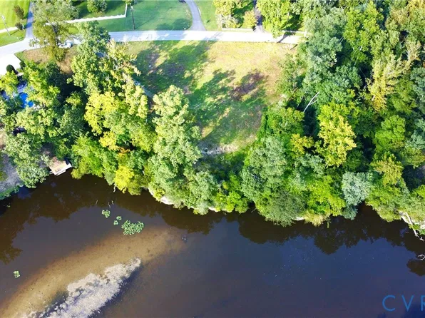 200 Swift Creek Ln, South Chesterfield, VA 23834