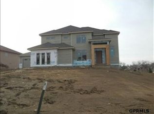 21419 Hickory St, Elkhorn, NE 68022