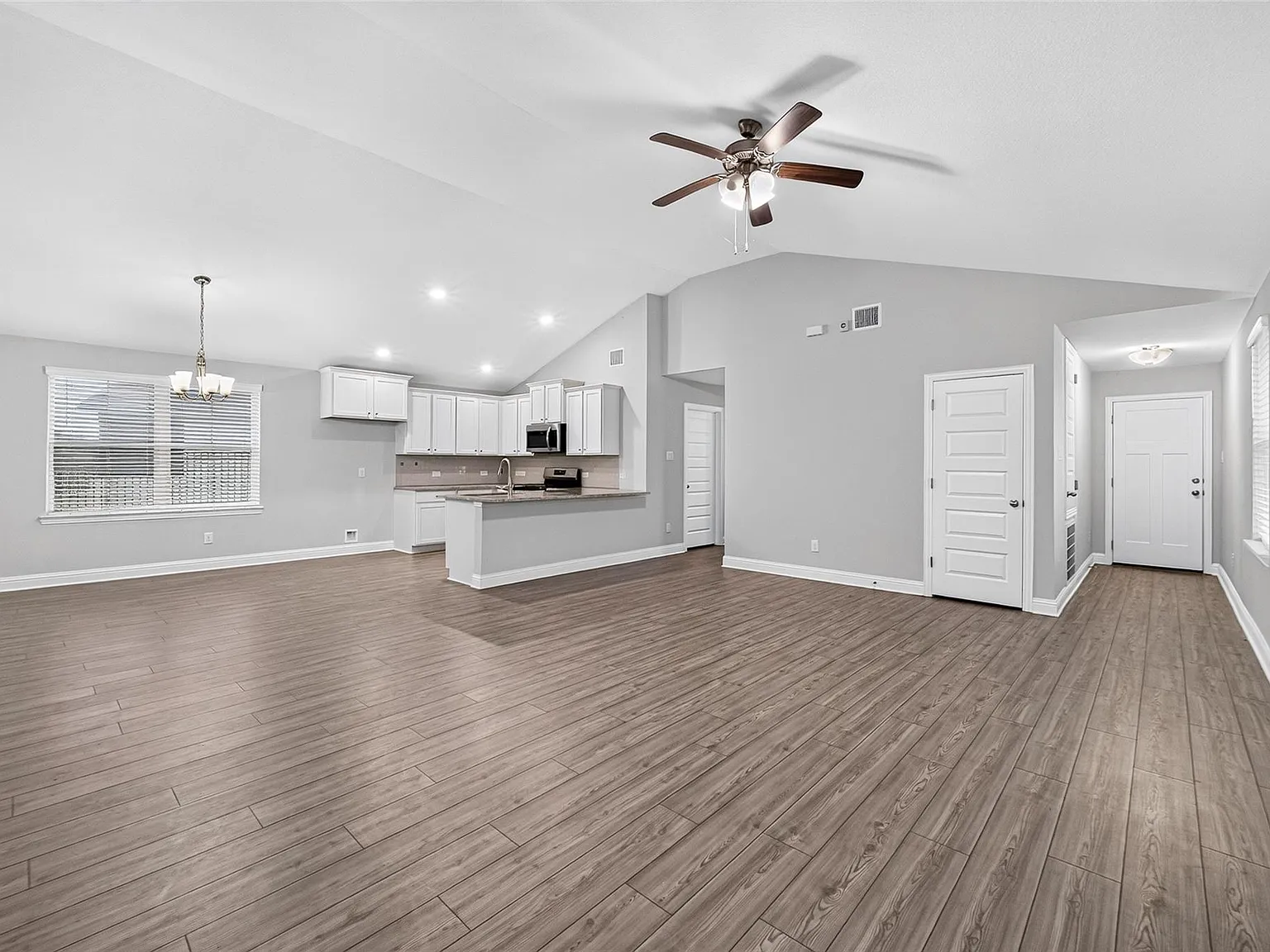 3 bed, 2.0 bath, 1592 sqft, $2,250 — Photo 4