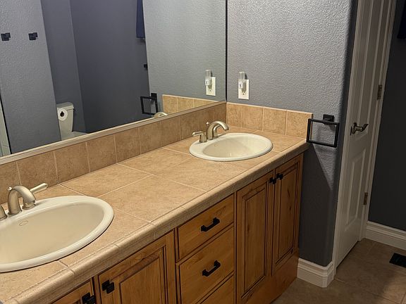 5th image of 661 Wind River Ct
