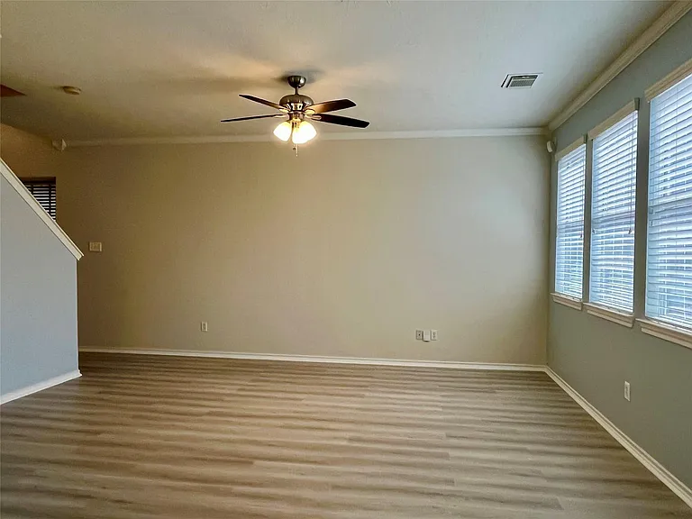 6111 Morningshire Ln — Photo 6