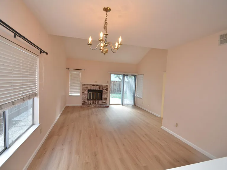 2952 Creek Point Dr — Photo 5