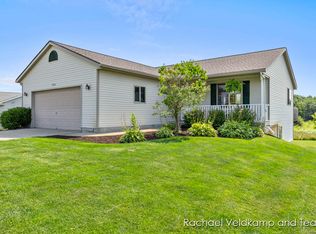 2346 Winston View Dr NE, Cedar Springs, MI 49319