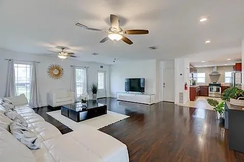 3170 NW 68th Ct — Photo 10