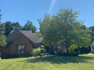 638 Roxbury Dr, Orion, MI 48359