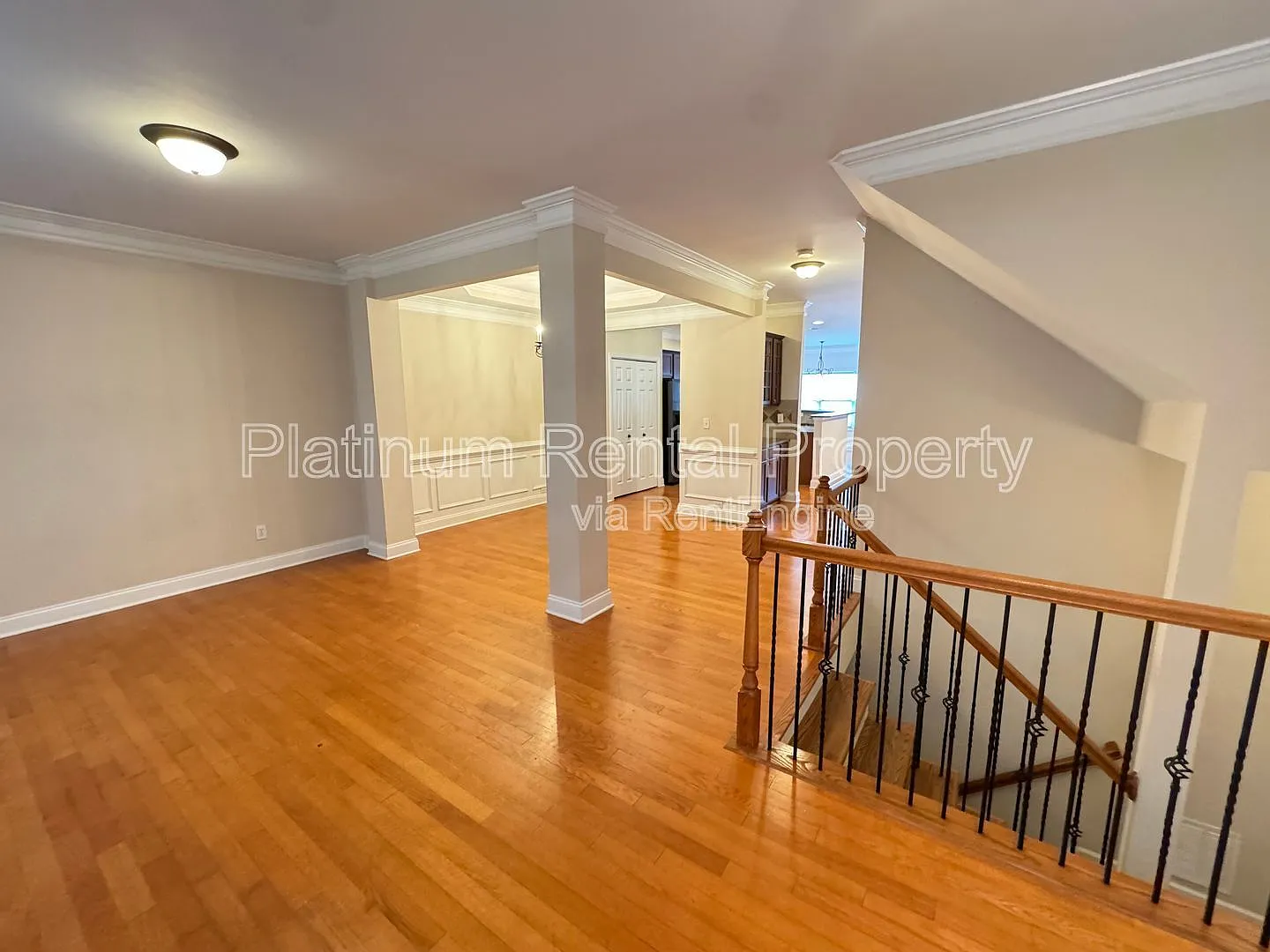 4 bed, 3.5 bath, 2400 sqft, $3,000 — Photo 4