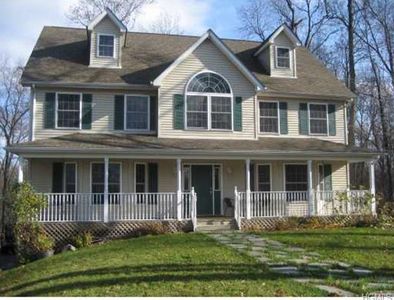 24 Lakeside Dr, New Windsor, NY, 12553