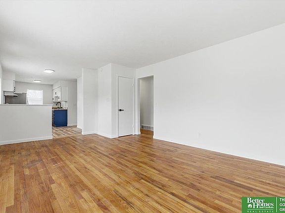 4th image of 7407 N 34th St