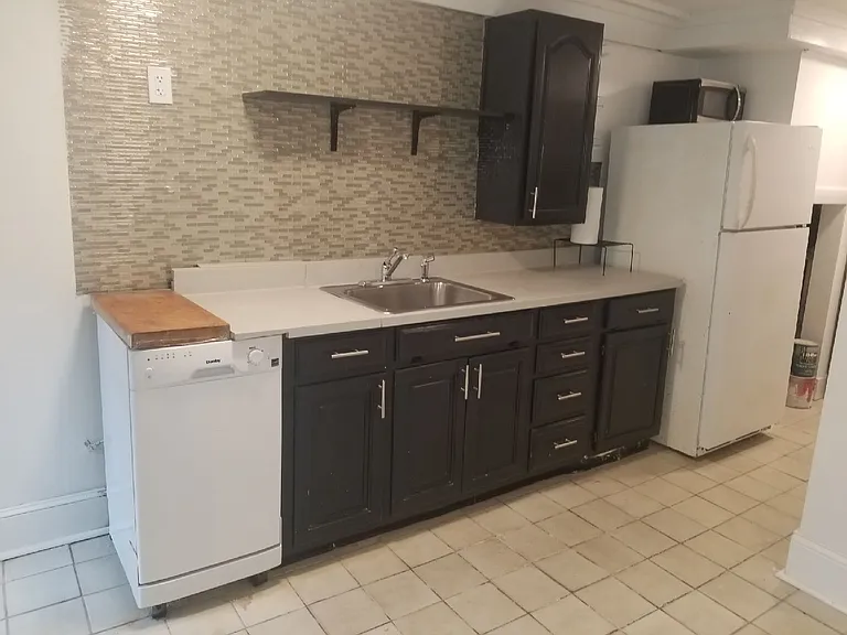 682 Parker St #1 — Photo 9