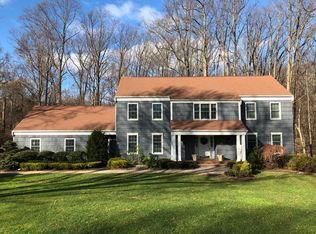 28 Saddle Ridge Dr, Colts Neck, NJ 07722