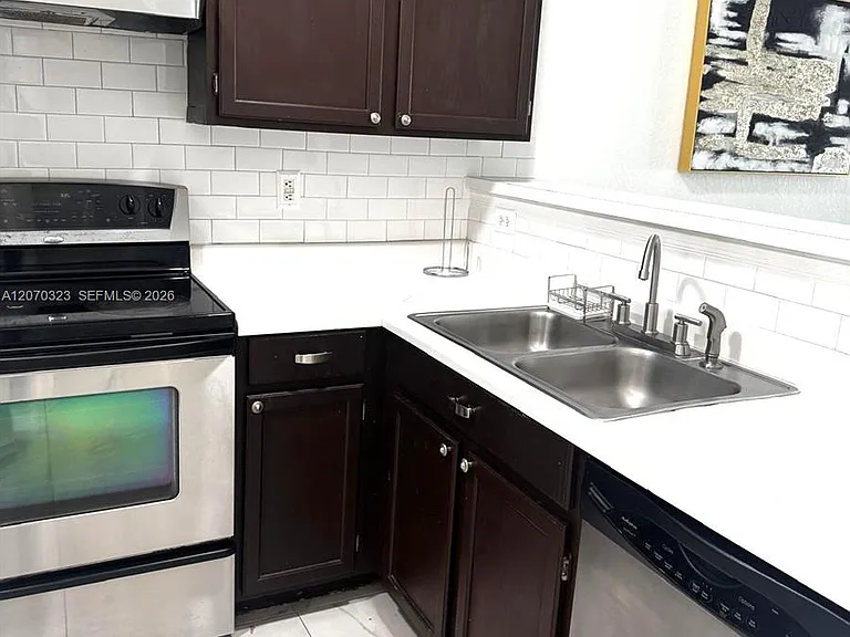 3656 NW 91st Ln #3656 — Photo 7