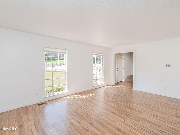 5th image of 4327 Sun Valley Place