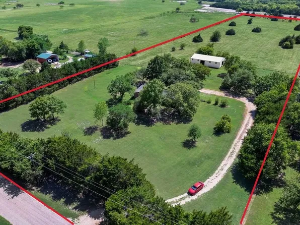 824 Batchler Rd, Red Oak, TX 75154