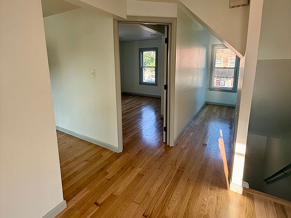 4th image of 319 Main St Floor 2