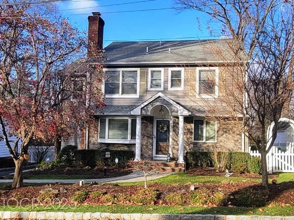 16 Zimmer Ave, Midland Park, NJ 07432