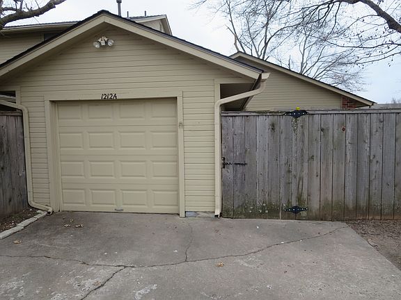 1 car garage with opener