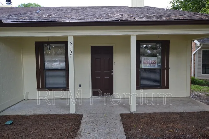 3 bed, 2.0 bath, 1159 sqft, $1,450 — Photo 2