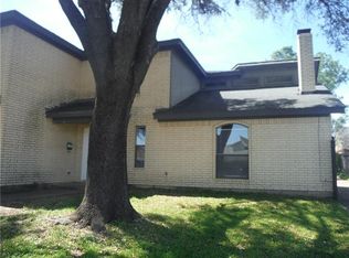 104 Yorkshire Ct, Euless, TX 76040