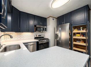 6515 Switzer Ln, Shawnee, KS 66203