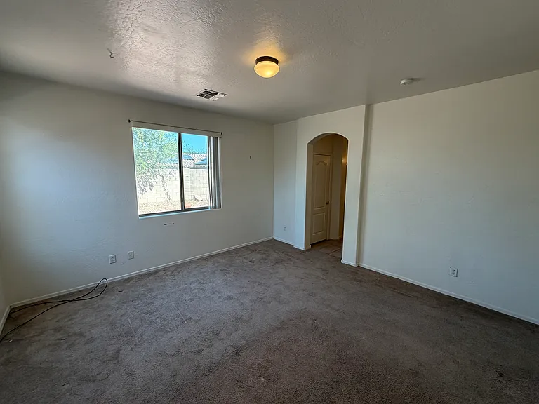 6926 S 37th Dr — Photo 16