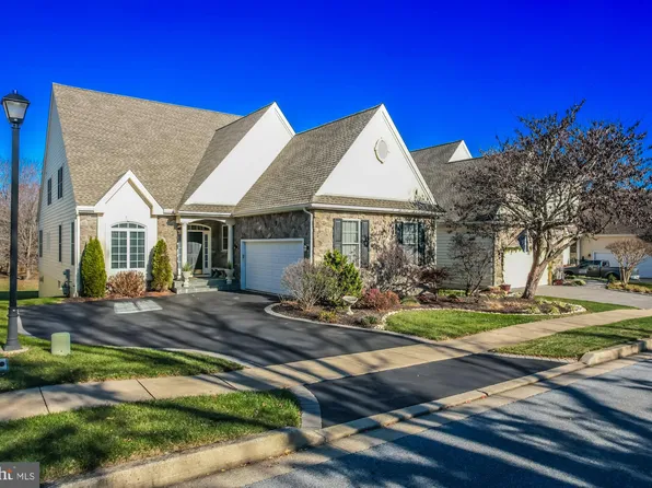 303 Carlisle Dr, Avondale, PA 19311