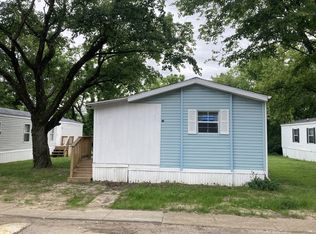 530 Reynolds Dr #38, Charleston, IL