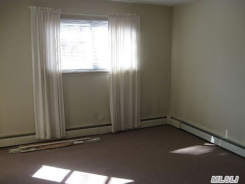 5th image of 26 Westcliff Dr
