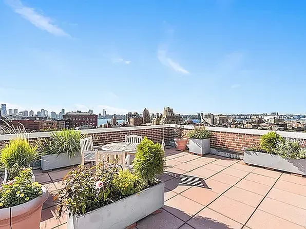 3 Sheridan Square 8M image 9 of 9