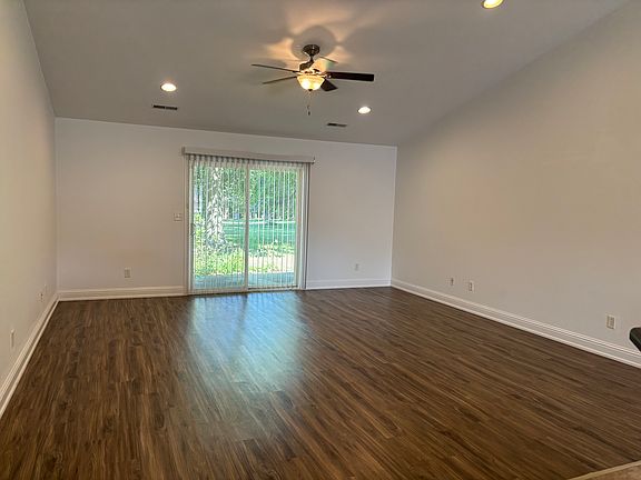 2nd image of 19 Anthony Dr