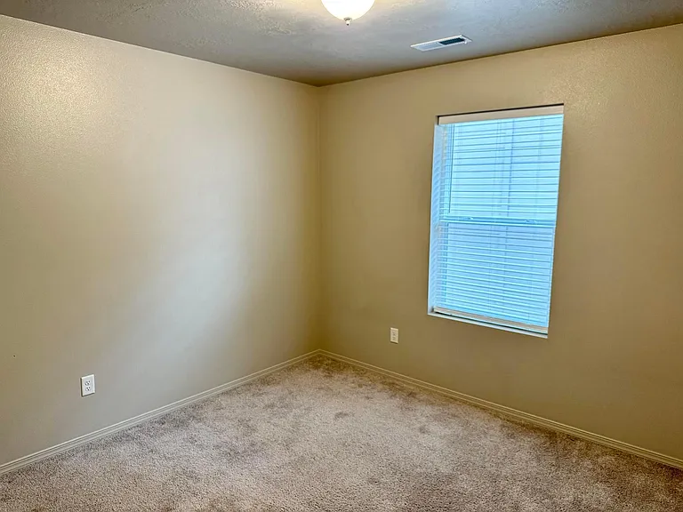 4708 N Alester Ave — Photo 22