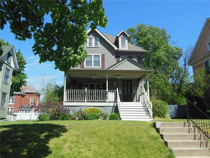 972 2nd St photo 1