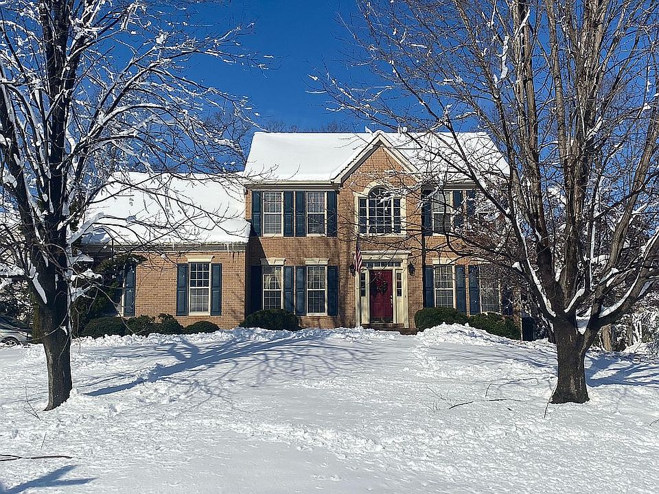 1st image of 10111 Fullerton Ct