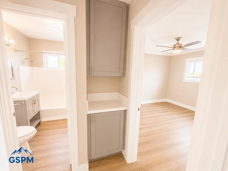 Emerald Ave Apartments — Photo 10