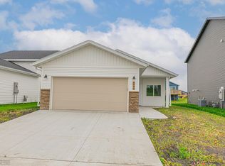 6646 68th St S, Horace, ND 58047