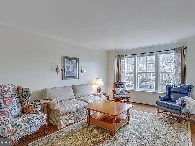 216 Apricot St — Photo 5