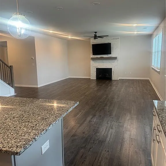719 Saffron Blvd — Photo 4
