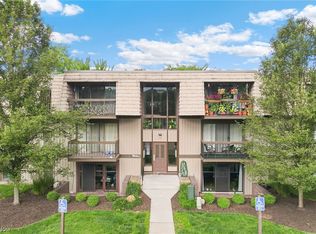 9660 Cove Dr UNIT F15, North Royalton, OH 44133
