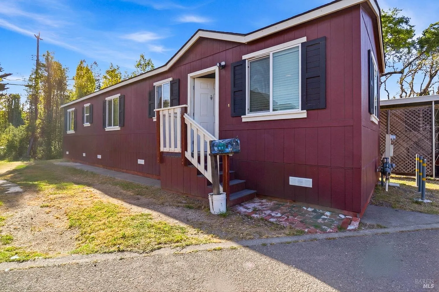 117 Silver Drive photo 1