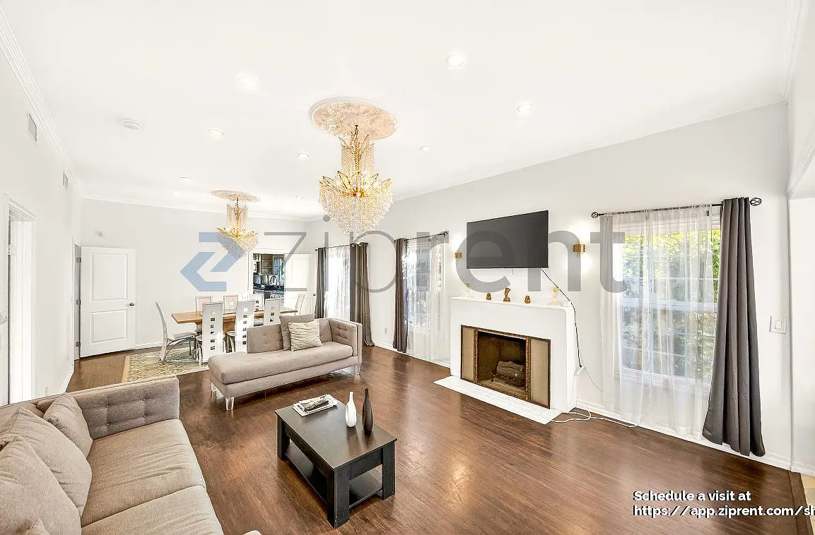 5 bed, 2000 sqft, $9,945 — Photo 4