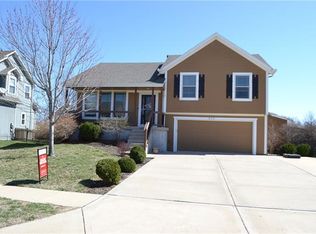 525 N Poplar St, Gardner, KS 66030