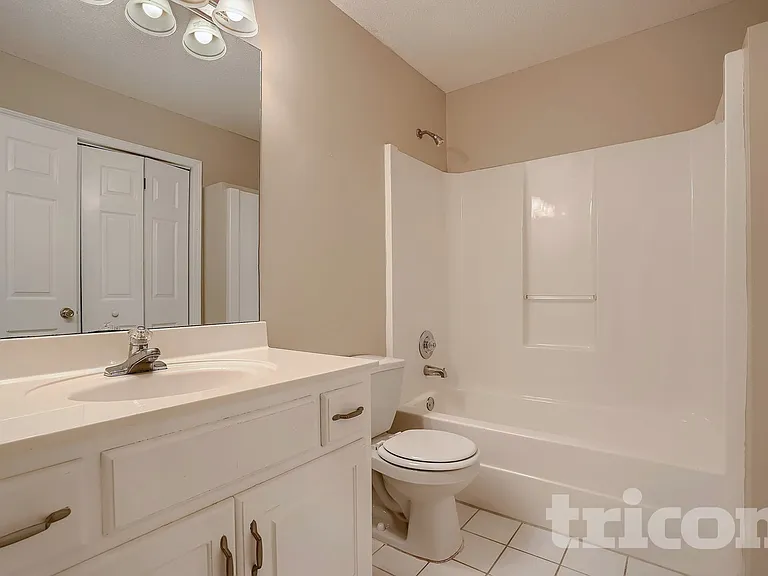 3125 Harold Way SW — Photo 9