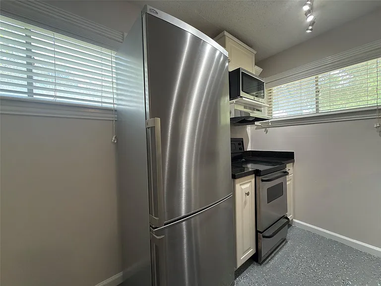 1502 Heights Blvd #13 — Photo 5