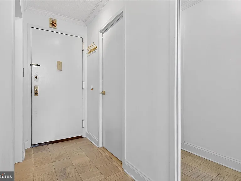 5225 Pooks Hill Rd #715N — Photo 5